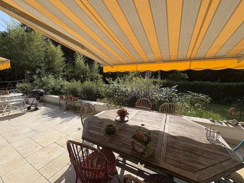 Maison à CHATEAUFORT