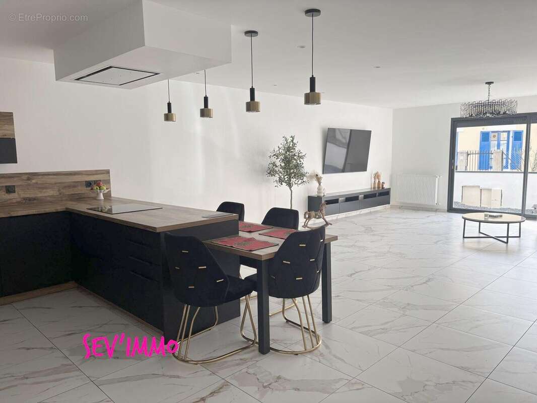 Maison à SAINT-GERMAIN-DES-FOSSES