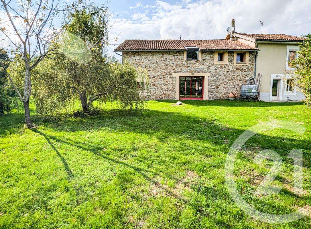 Maison à CHAILLAC-SUR-VIENNE