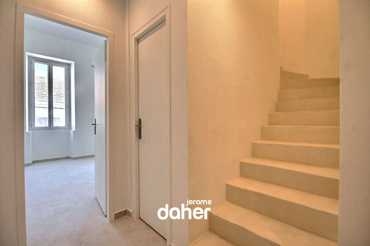 Appartement à MARSEILLE-7E