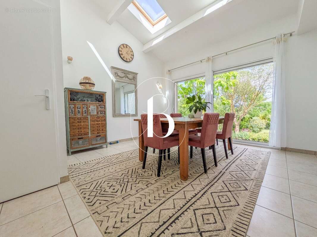 Une maison de plain pied dans un écrin de verdure ... - photo 9