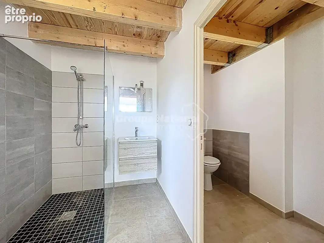 Maison avec studio indépendant et hangar agricole - UCHAUX - photo 10