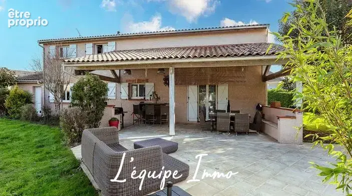 Maison T6 avec piscine et garage - photo 2