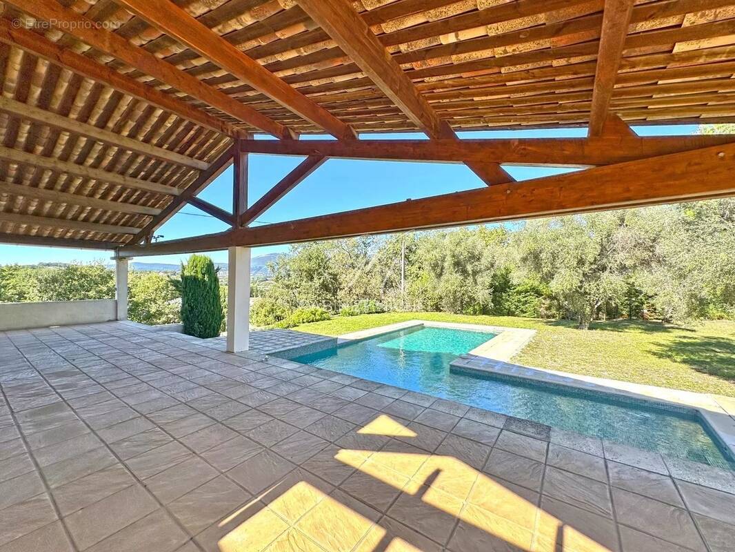 Appartement à VALBONNE