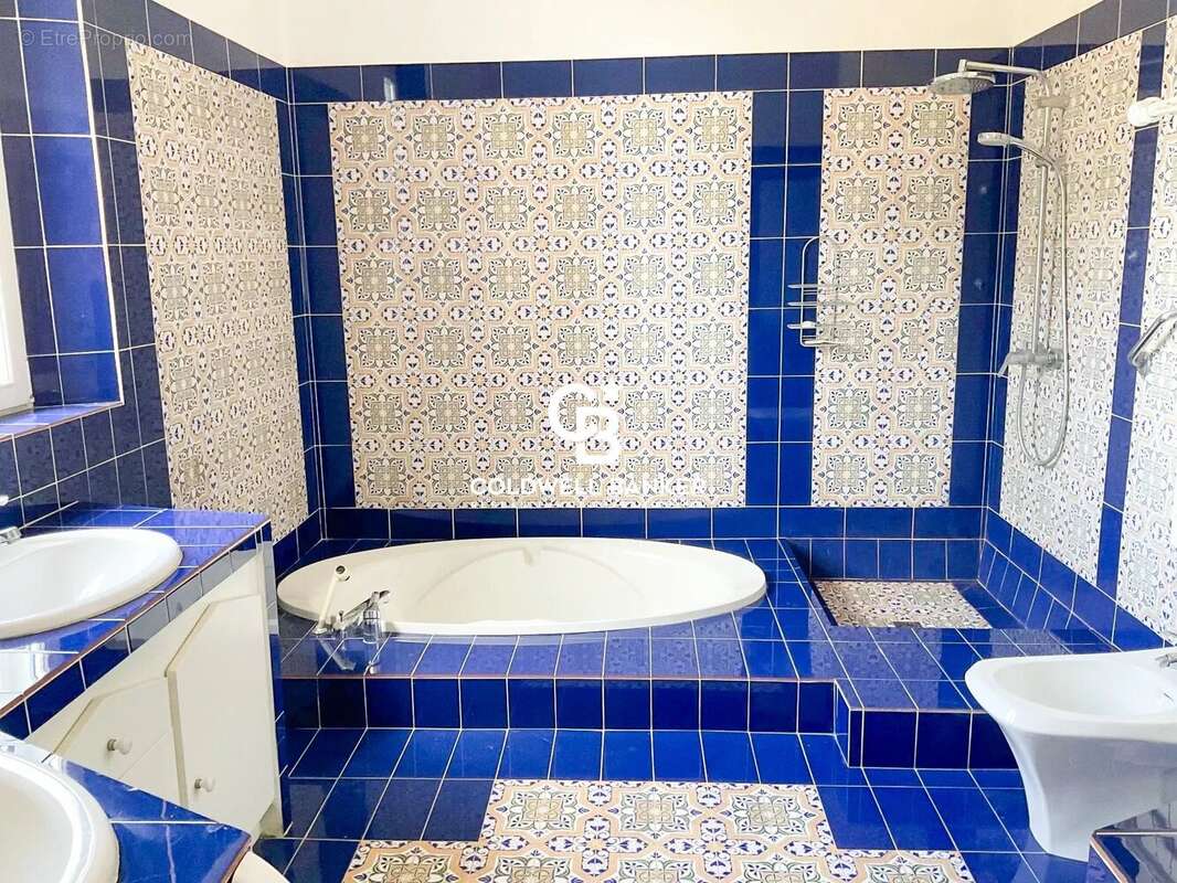 Maison à SOLLIES-PONT