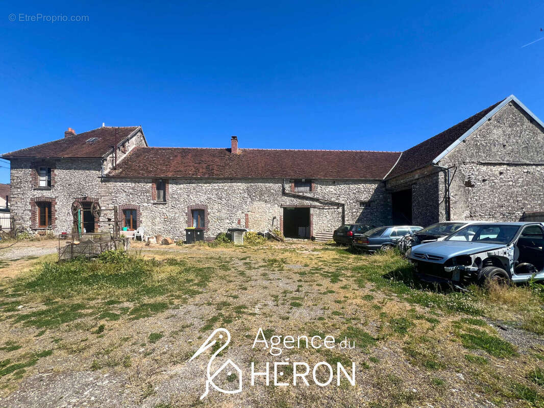 Photo 2 - Maison à SAINT-HILLIERS