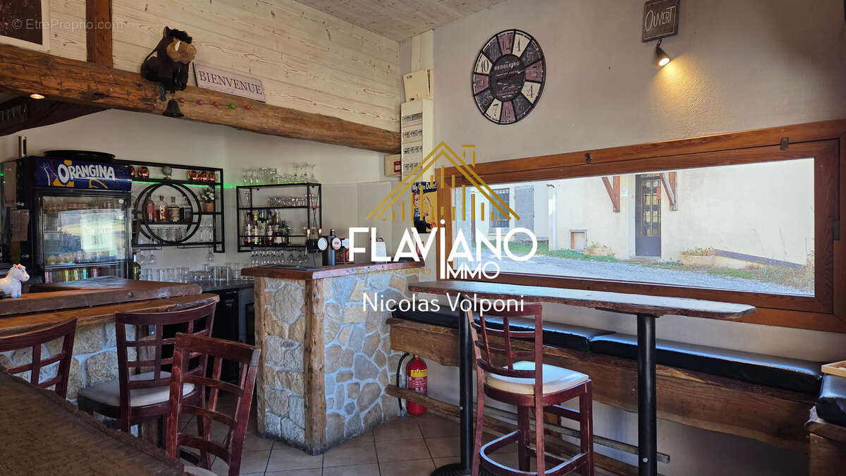 Commerce à LES THUILES