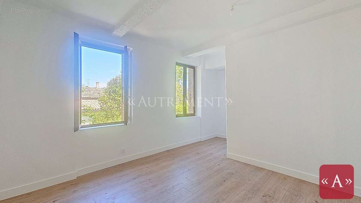 Appartement à SAINT-SULPICE