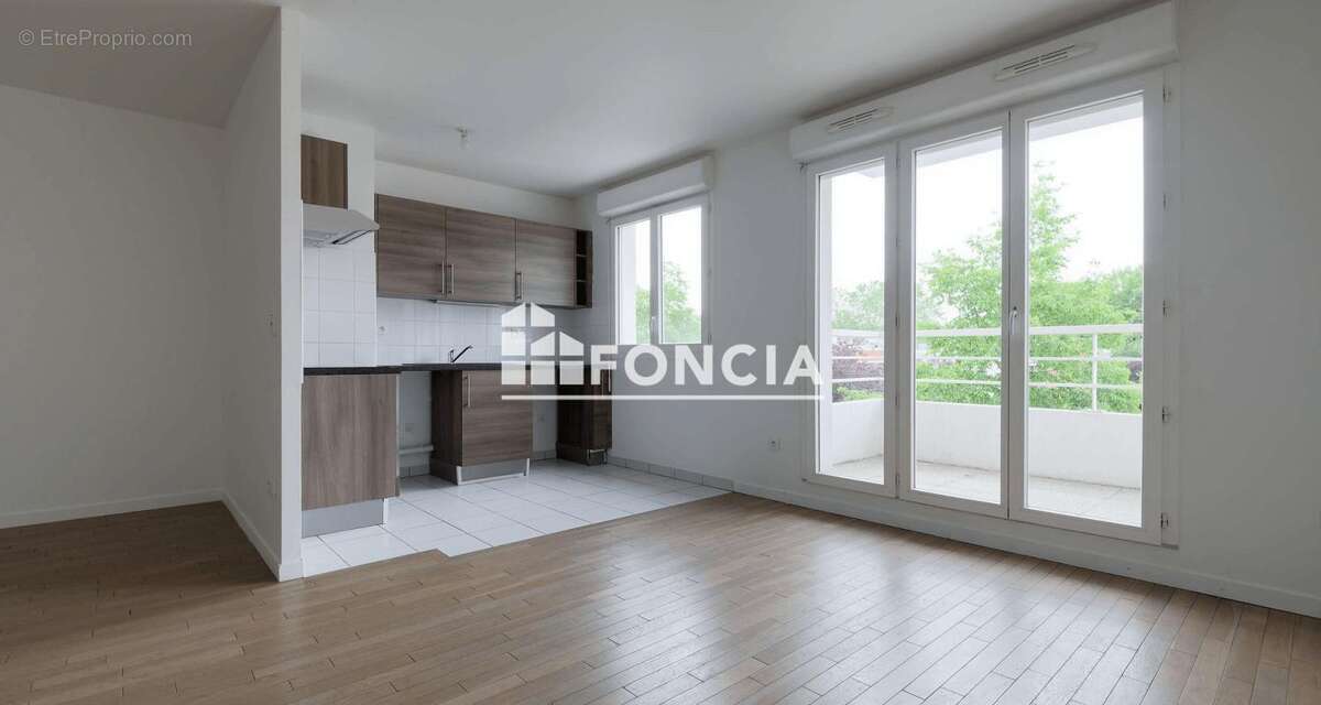 Appartement à CORBEIL-ESSONNES