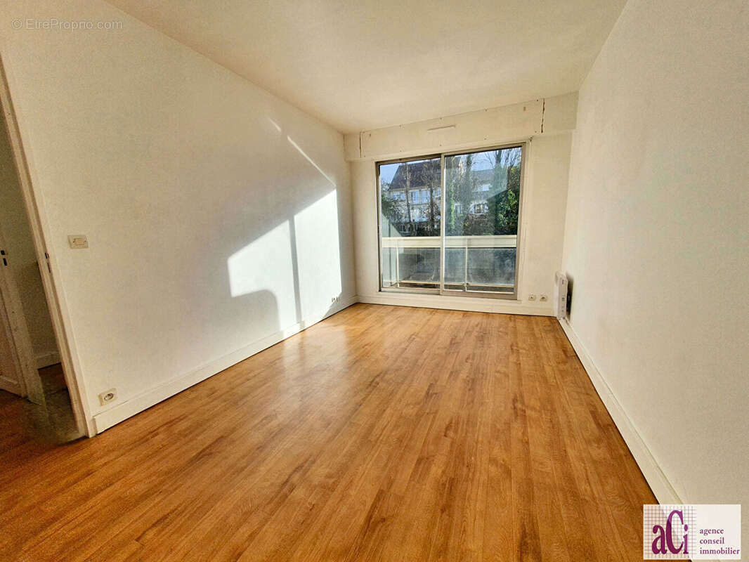 Appartement à L'HAY-LES-ROSES