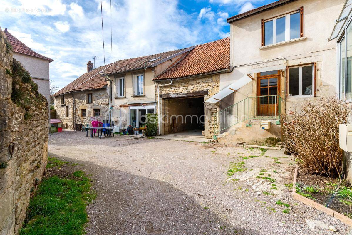 Maison à POUILLY-EN-AUXOIS