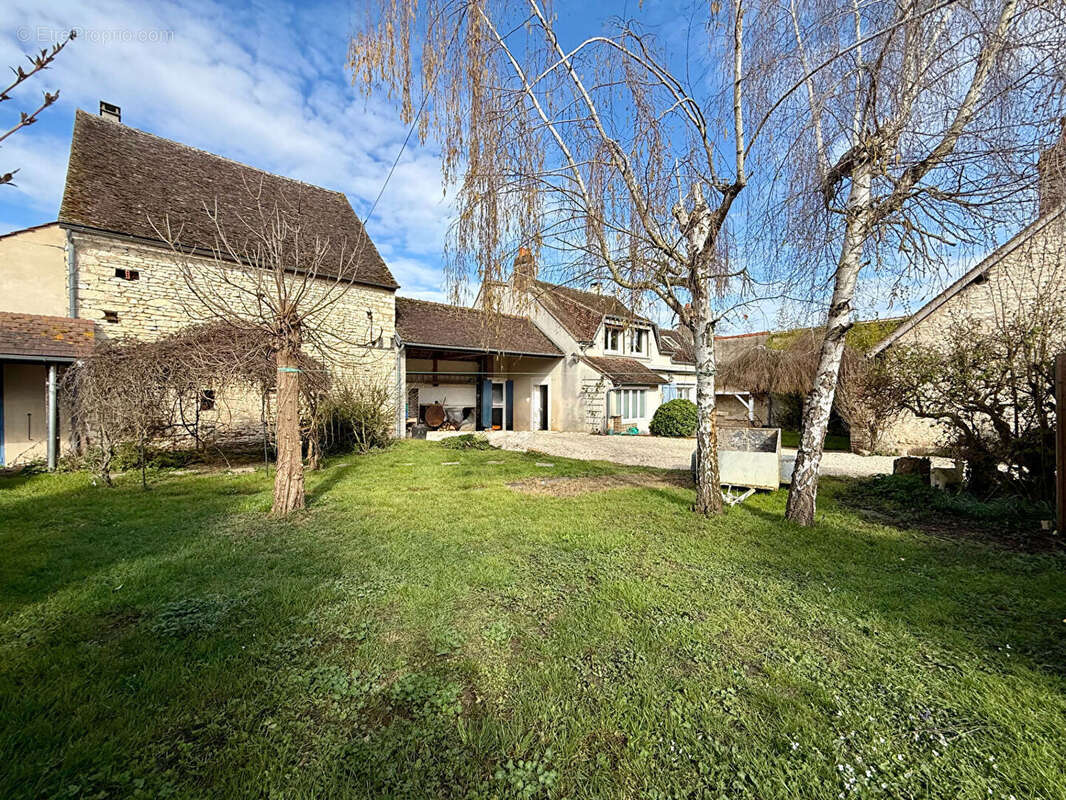 Maison à AUXERRE