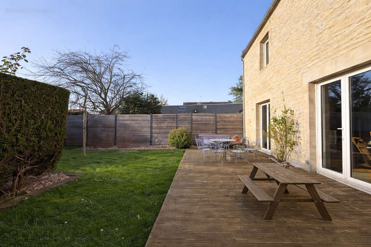 Maison à FONTAINE-HENRY