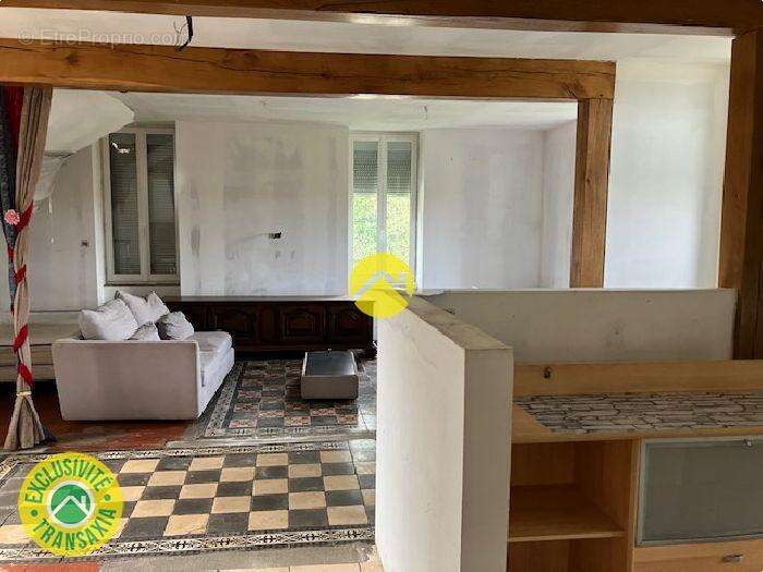 Maison à LES AIX-D&#039;ANGILLON