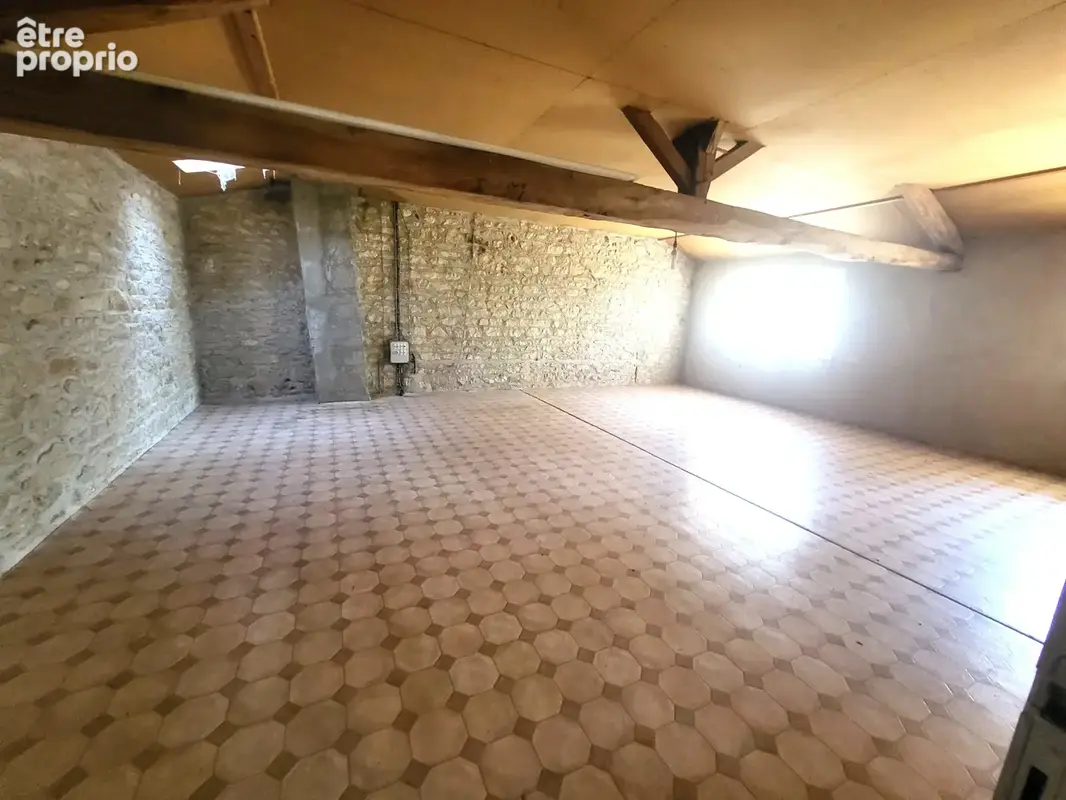 Ensemble immobilier de caractère avec dépendances, jardin arboré et beau potentiel - photo 15