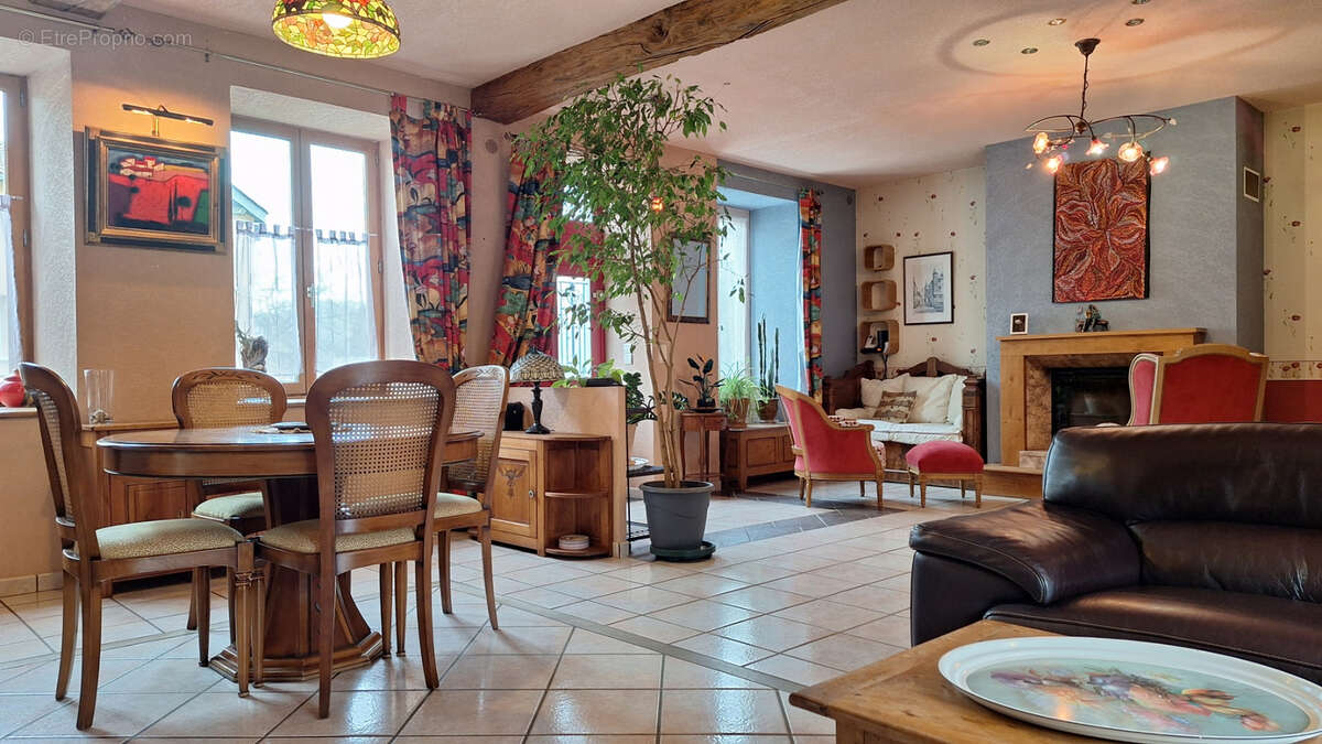 Maison à ESTANDEUIL