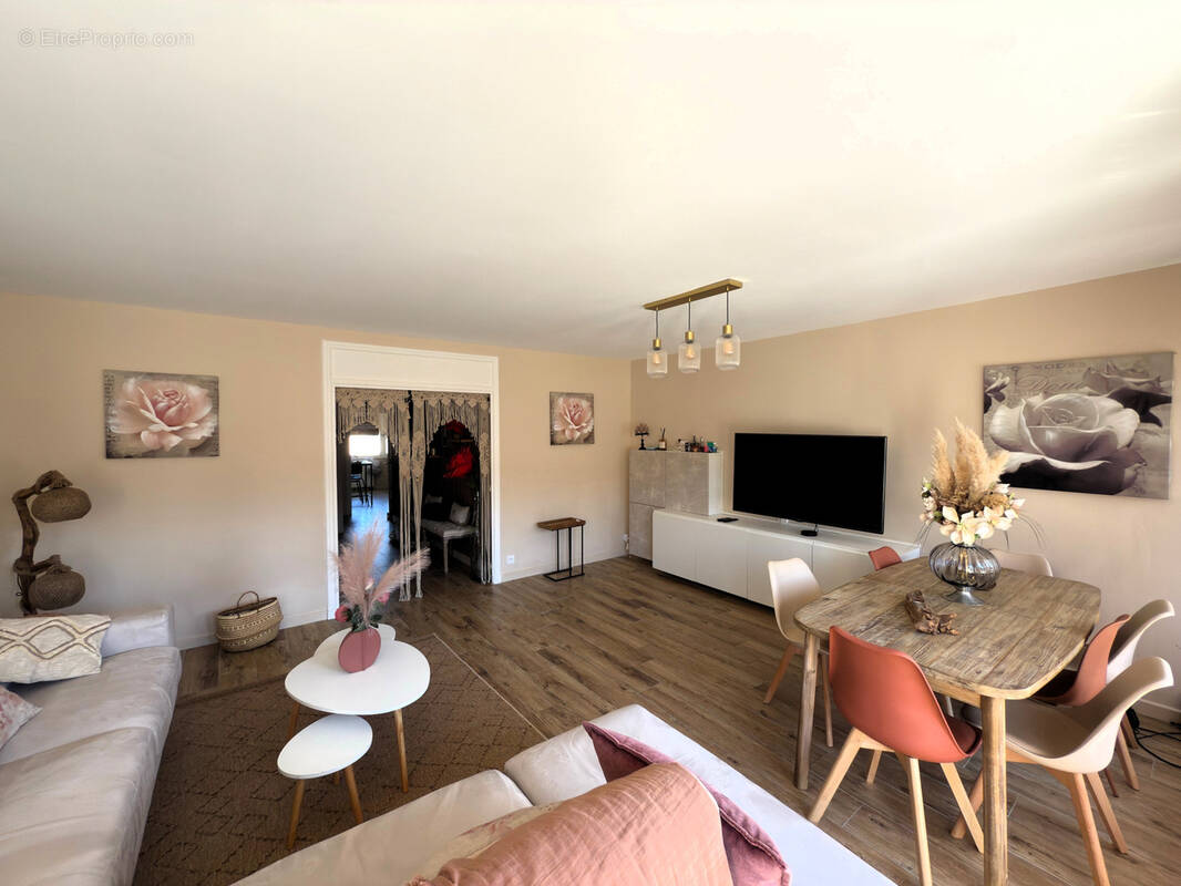 Appartement à SAINT-ETIENNE