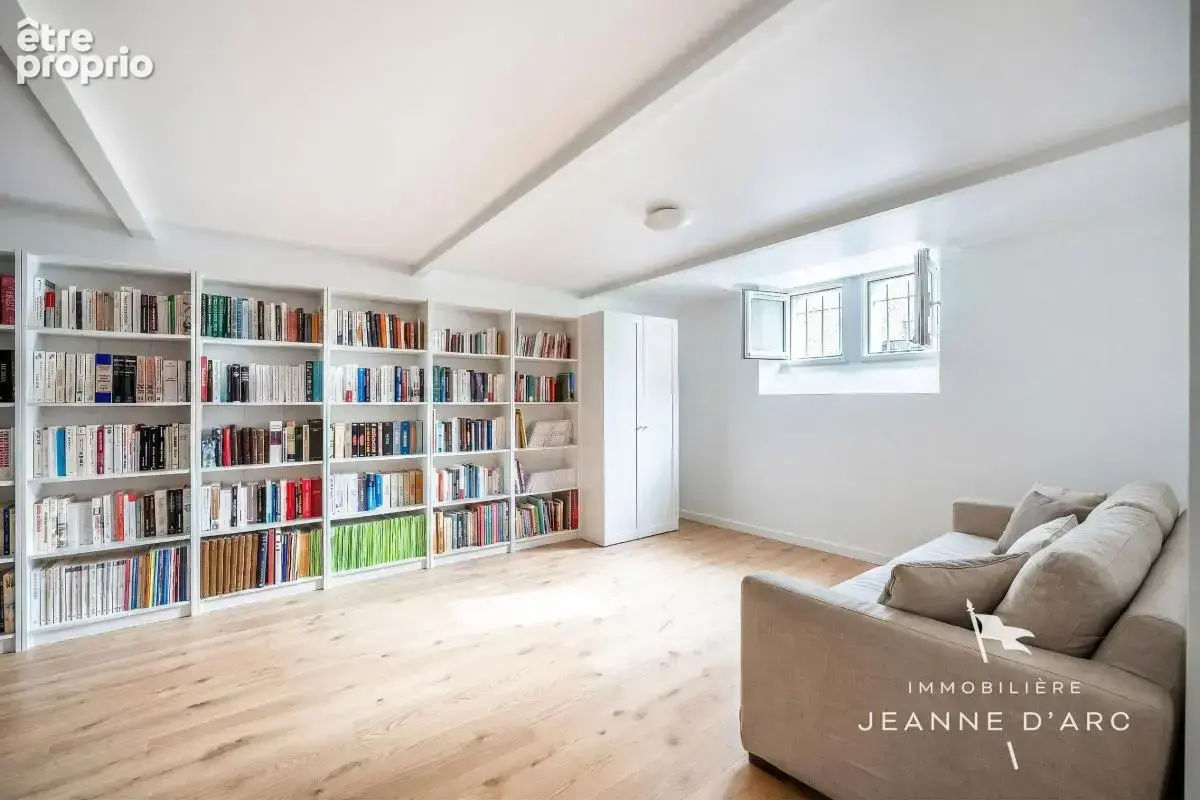 VERSAILLES - RIVE DROITE LES PRéS - Maison de ville 159 m²  - 8 pièces, 4 chambres - Dressing, Salle familiale dans Sous-sol Com - photo 19