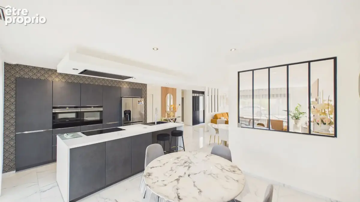 Maison re 2020 de plain pied de 152 m² avec piscine et pool house - photo 16