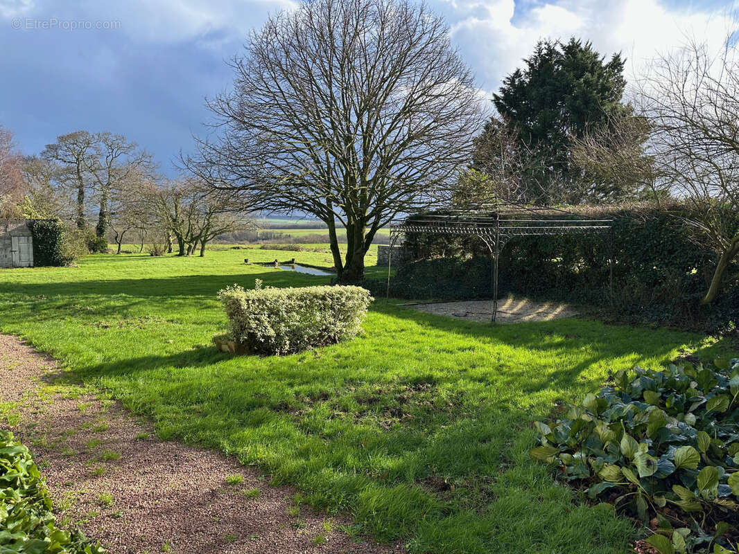 Maison à HENANBIHEN