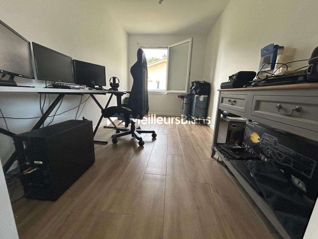 Maison à SAINTE-EULALIE-EN-BORN