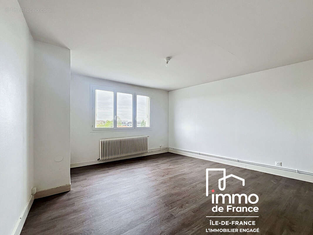 Appartement à MAINVILLIERS