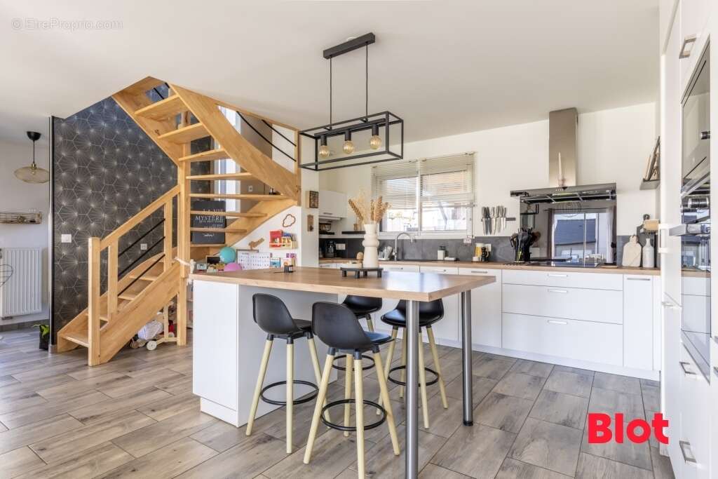 Maison à SAINT-AUBIN-DU-CORMIER