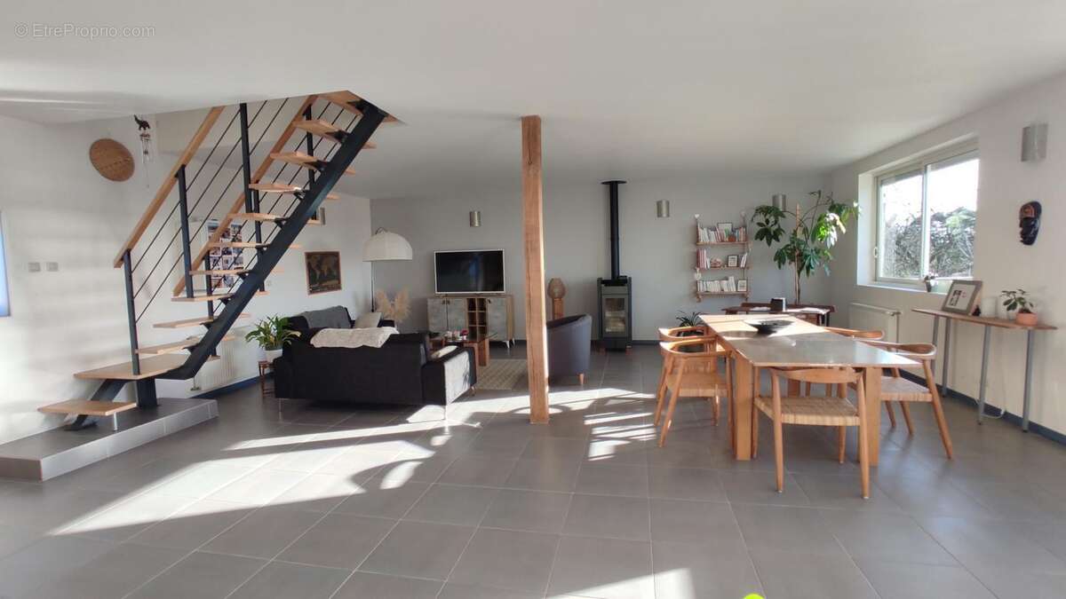 Maison à DERVAL