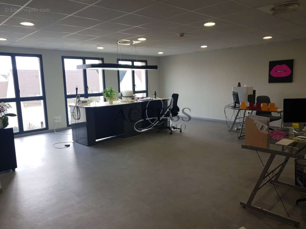 Commerce à LA CHAPELLE-EN-SERVAL