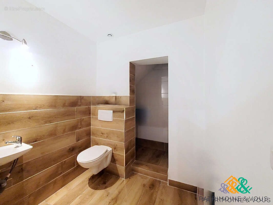 Commerce 60 m² à Beaucaire  - photo 3
