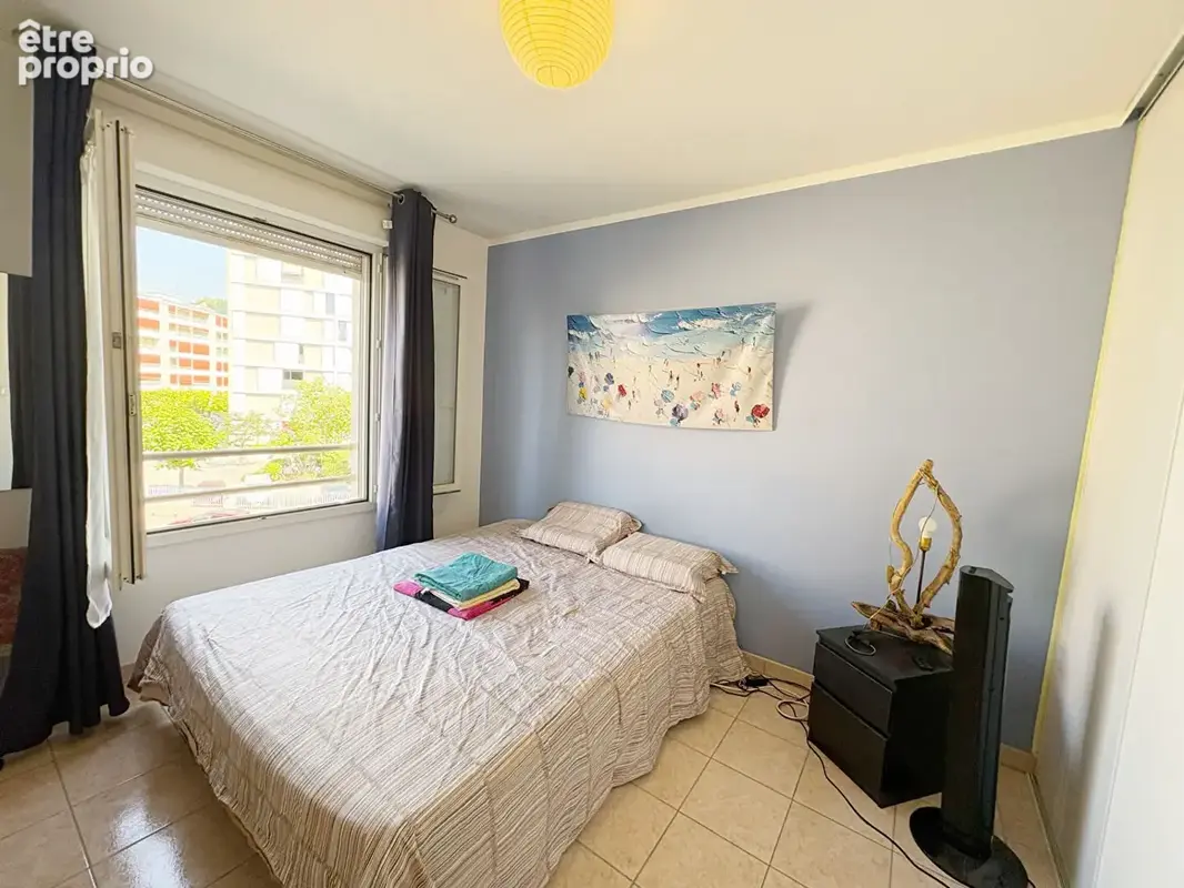 HYERES Centre ville - Appartement loué de type 2 - Cave - Parking - photo 6