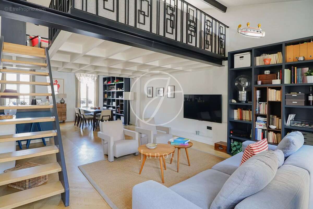 Appartement à PARIS-7E