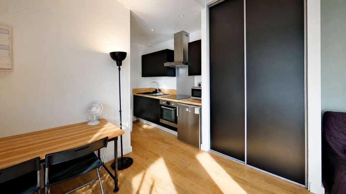 Immeuble de rapport: 3 lots loués: T5, T2, Studio avec 3 garages - photo 15