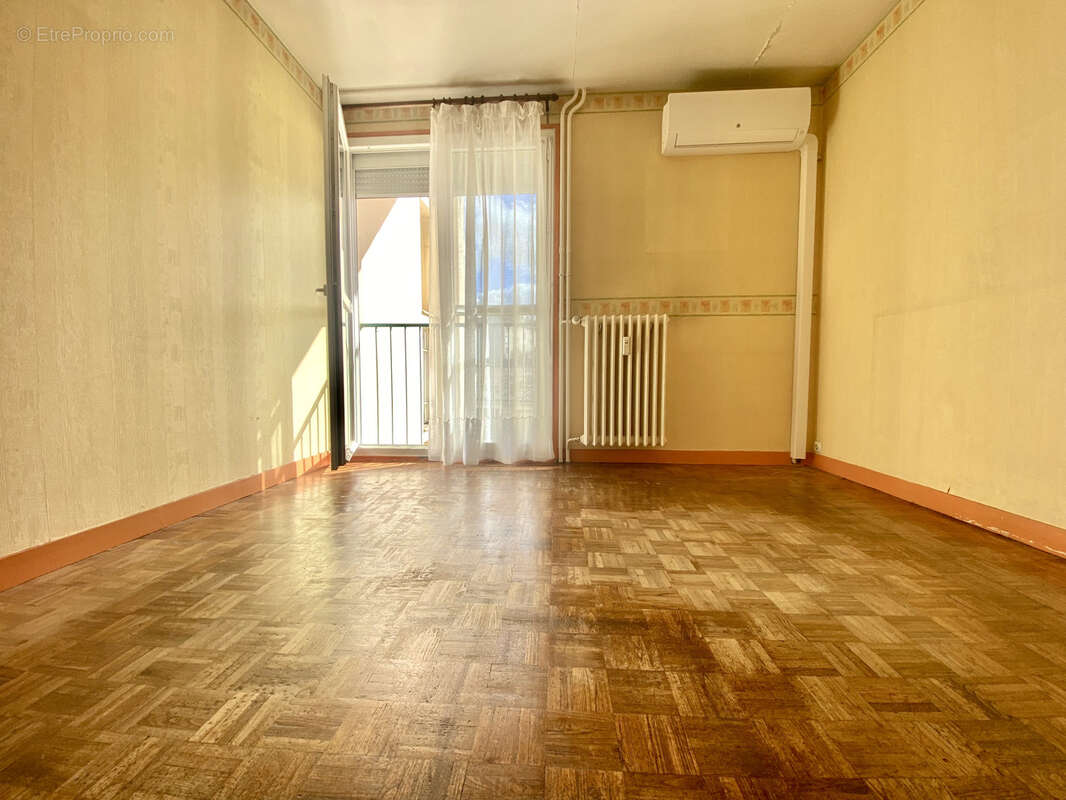 Appartement à LUCE