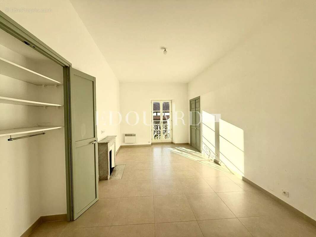 Appartement à MENTON