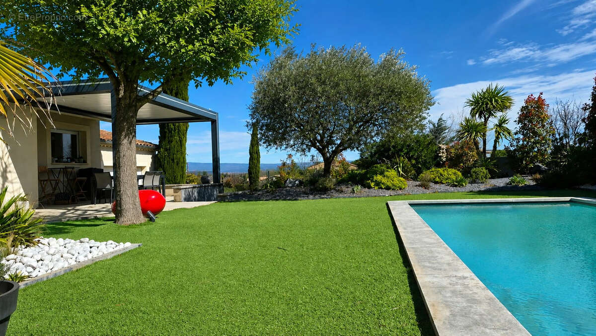 Propriété 4 chambres, piscine et garage - Vue Mont Ventoux - photo 2