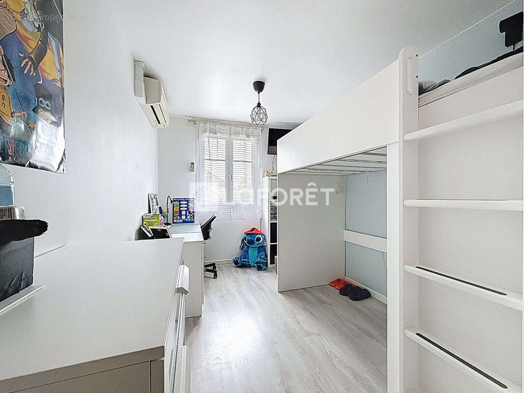 Maison à SAVIGNY-LE-TEMPLE