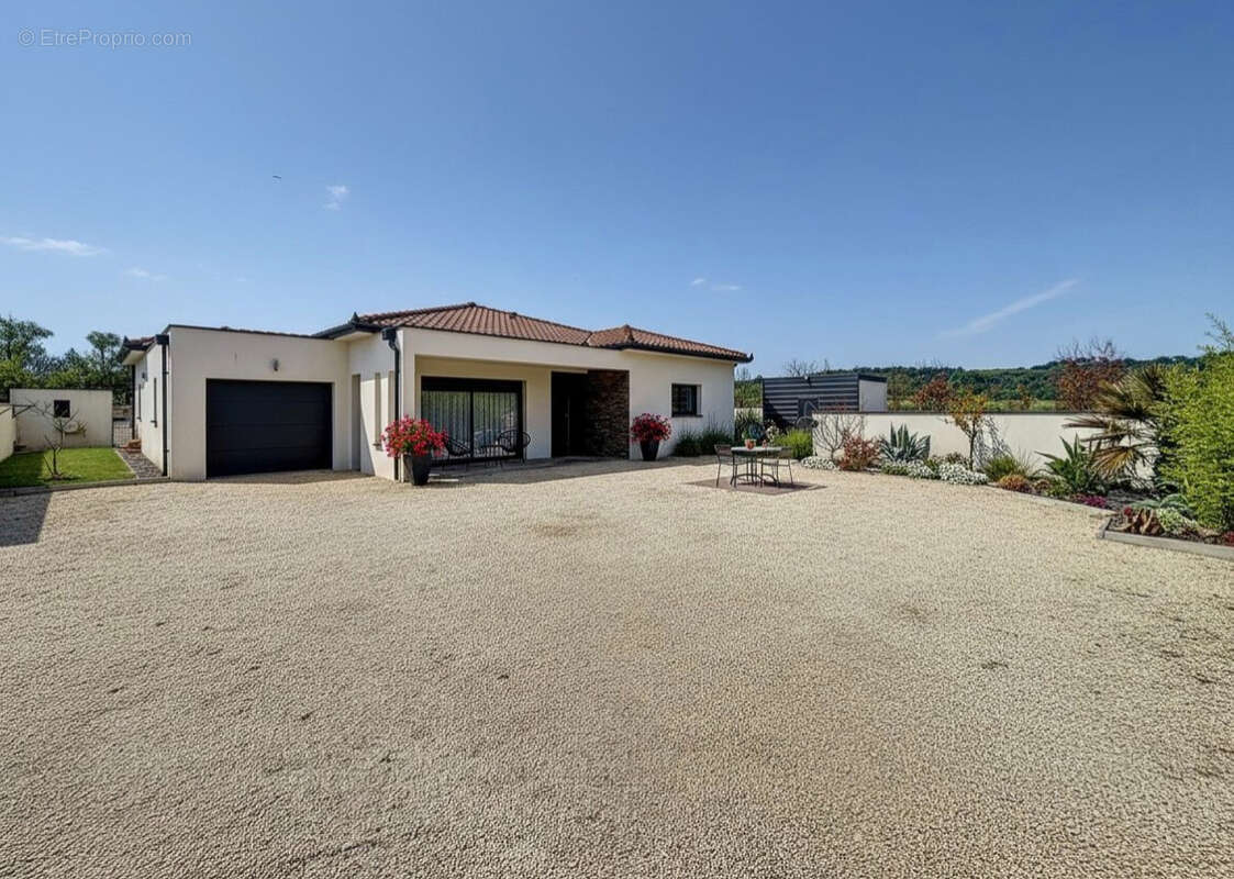 Maison recente de plain pied de 152 m² - photo 11