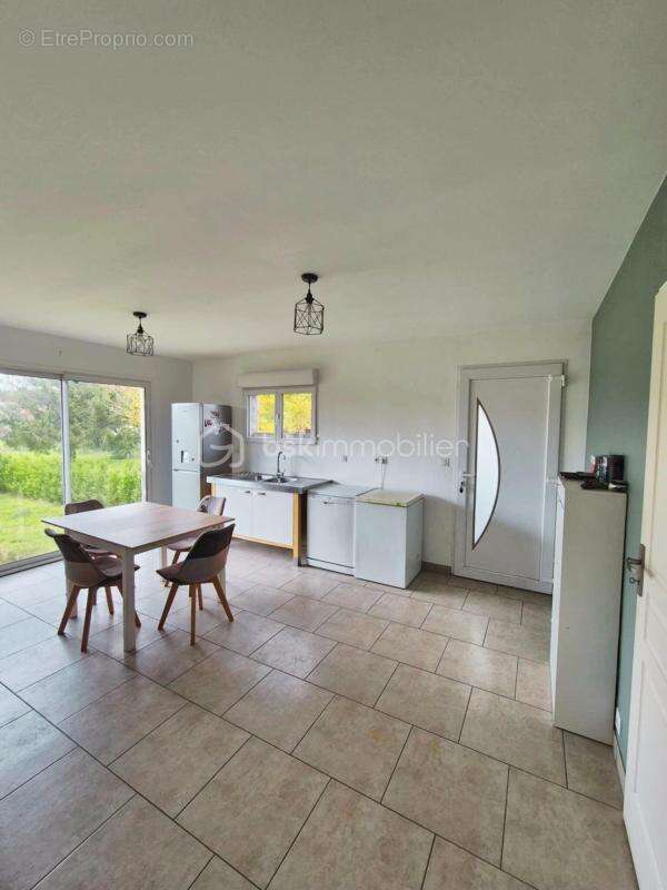 Maison à MARTAINNEVILLE