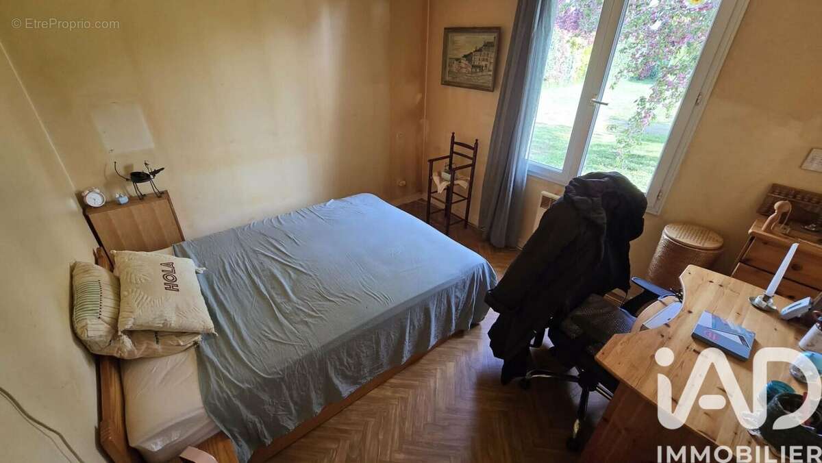 Photo 6