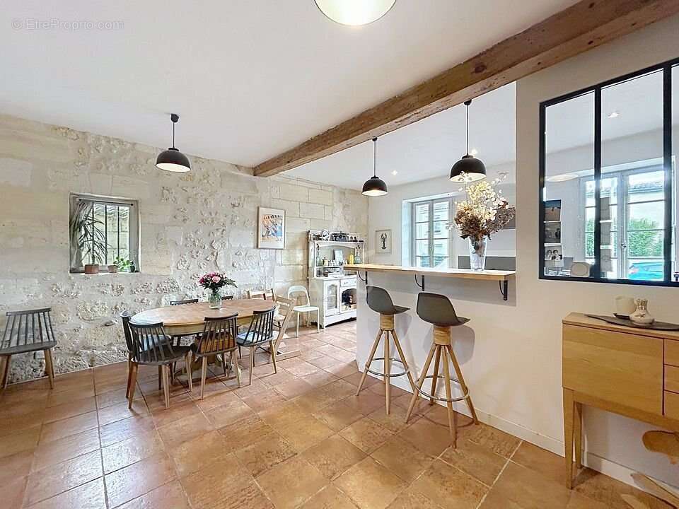 Maison à VAYRES