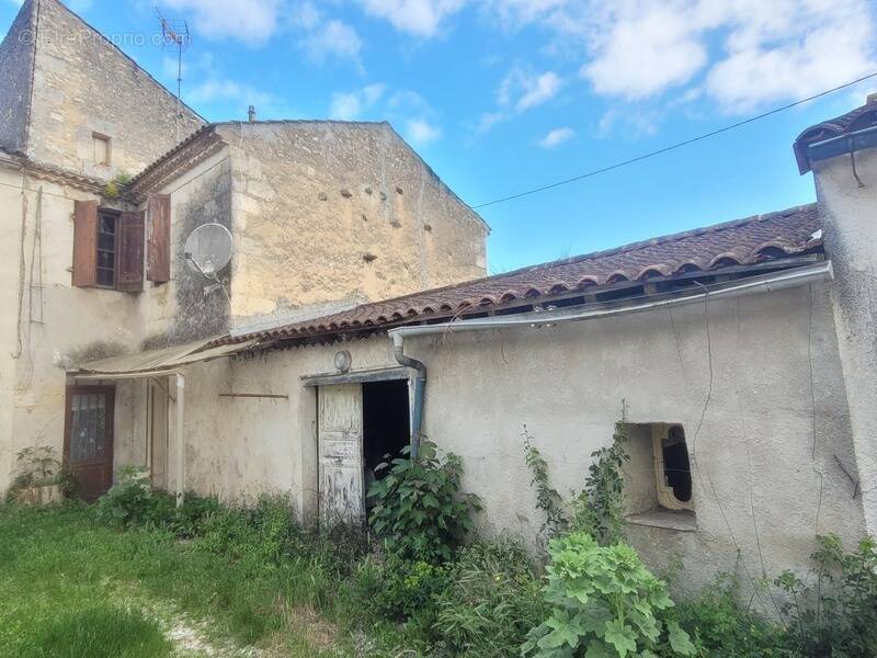 Maison à SAINT-ESTEPHE