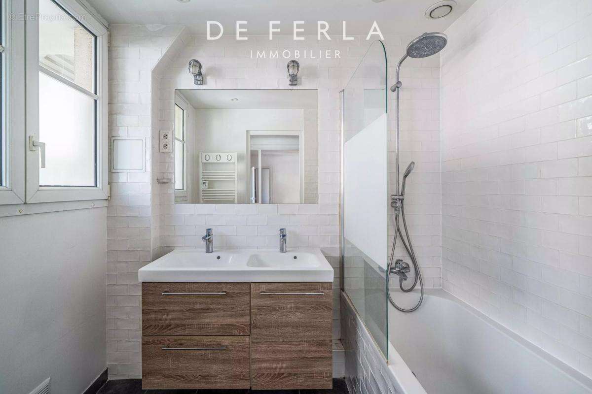 Appartement à PARIS-15E