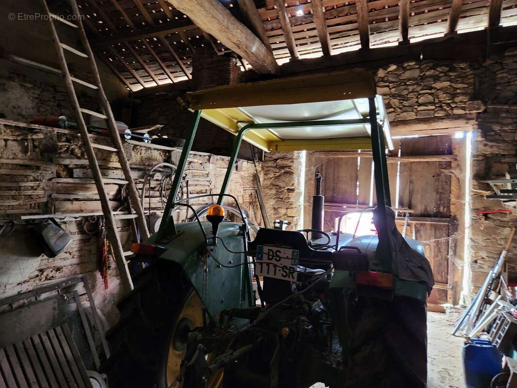 Terrain à BUSSIERE-GALANT