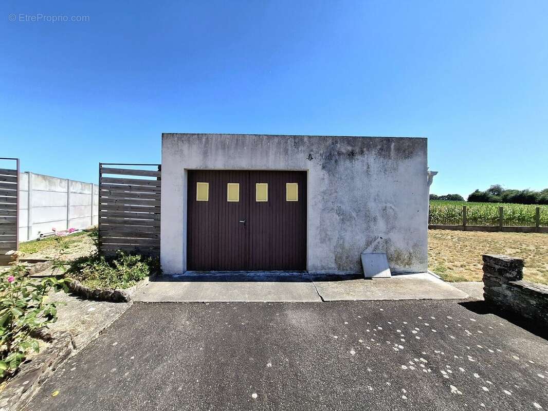 Maison à MARESCHE