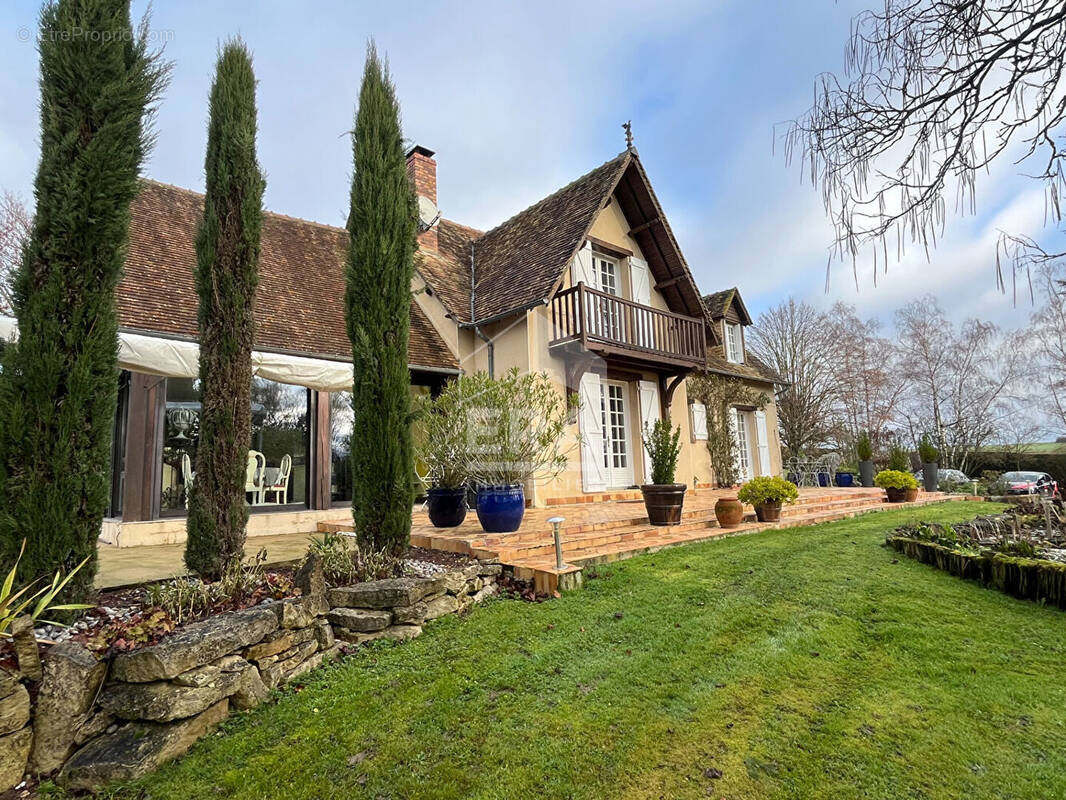 Maison à SAINT-LONGIS