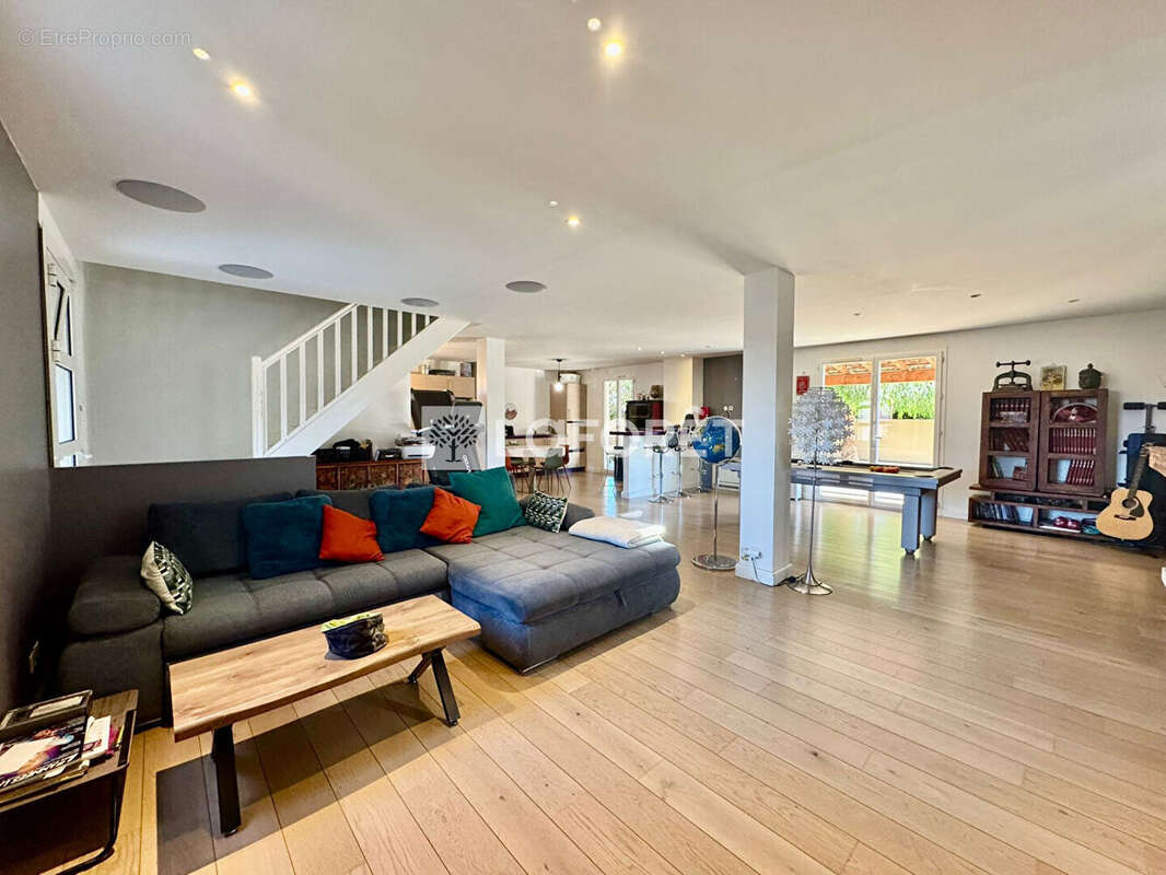 Maison à VILLENEUVE-DE-LA-RAHO