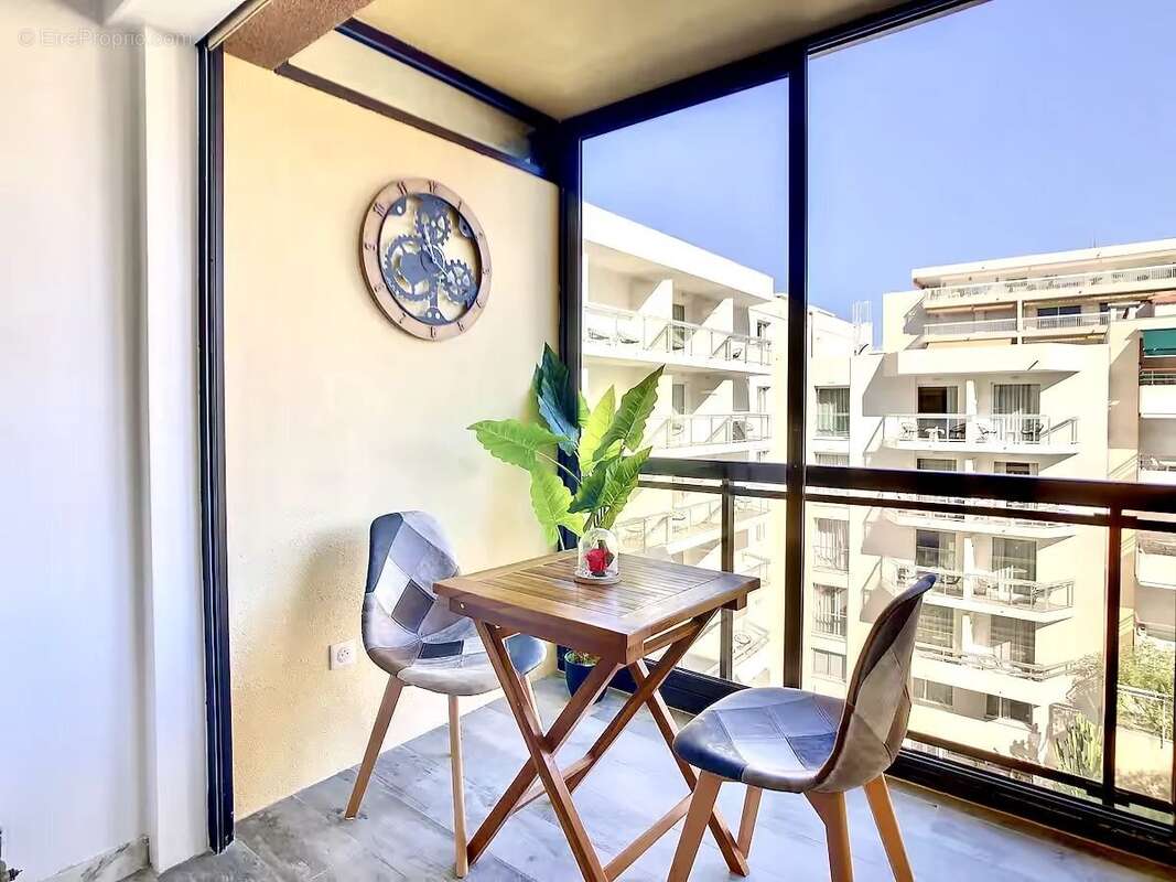 Cannes arrière Croisette, magnifique  studio en étage avec cave - photo 3