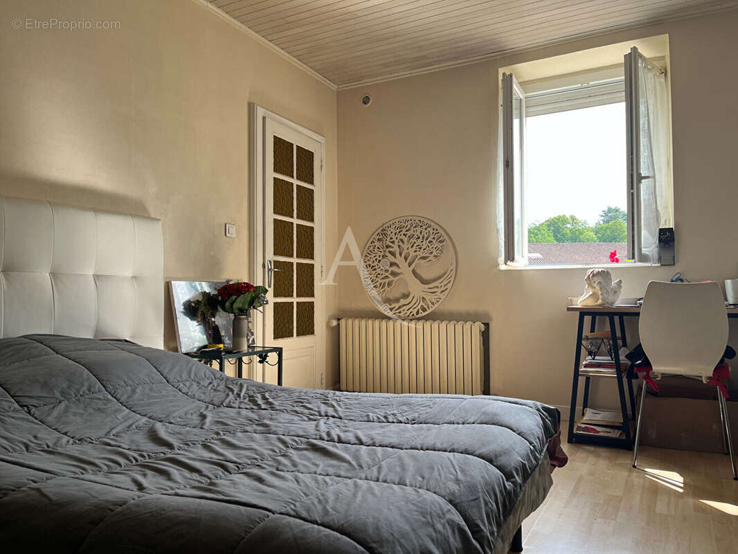 Maison à SAINT-LAURENT-SUR-SEVRE