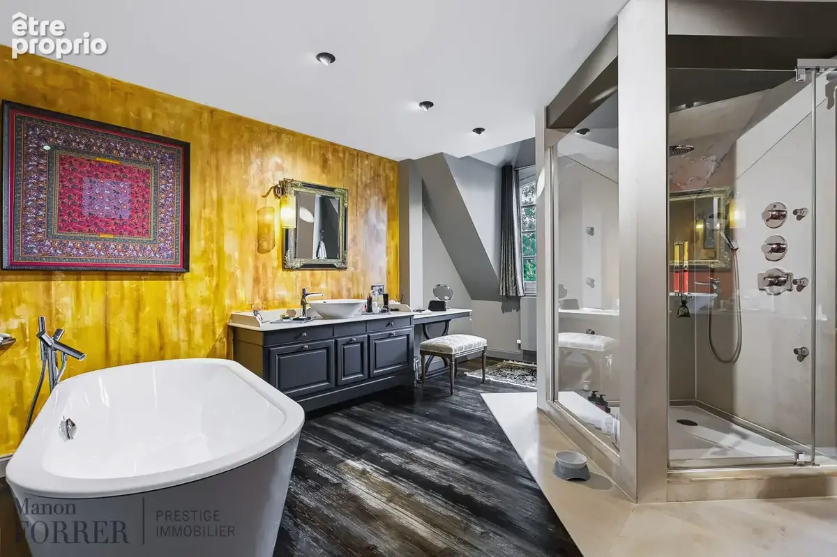 À VENDRE ! Maison de maître aux prestations haut de gamme avec piscine intérieure & jardin   327 m2 - photo 12